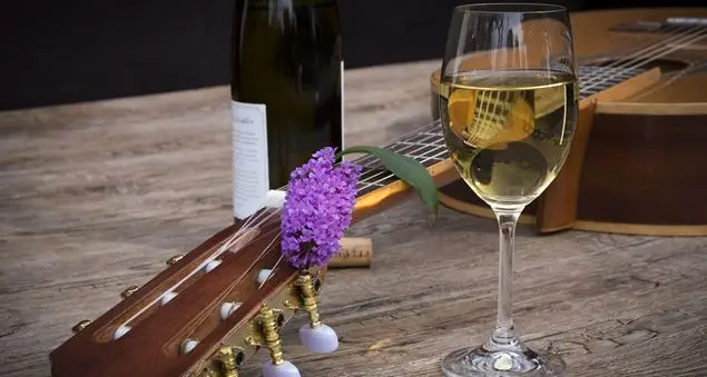 Lieti calici al suono di verdi note