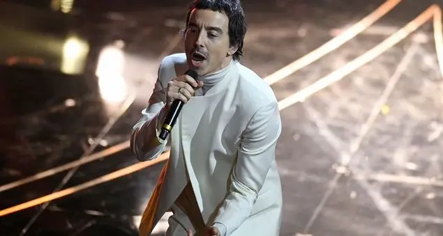 Diodato con \"La mia terra\" vince il premio Amnesty international