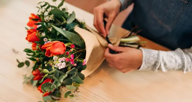 Genitori, fiori e bollicine: la novità di questa maturità che non ci convince