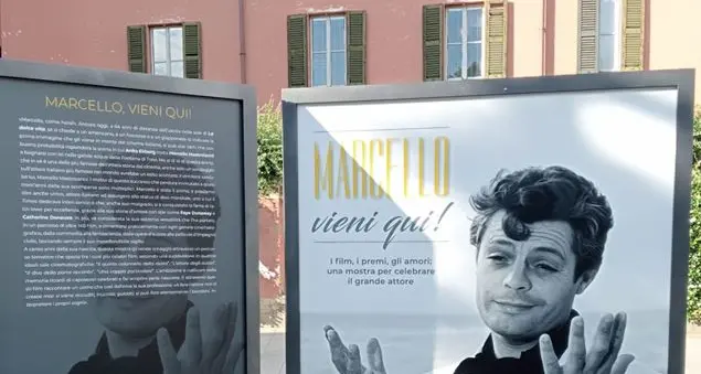«Marcello, vieni qui!». Al Lecco Film Fest una mostra per il centenario dalla nascita di Mastroianni