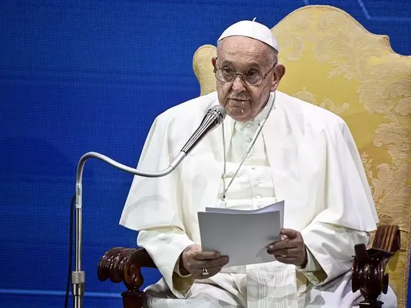 Per Francesco l'utero in affitto è una pratica spregevole