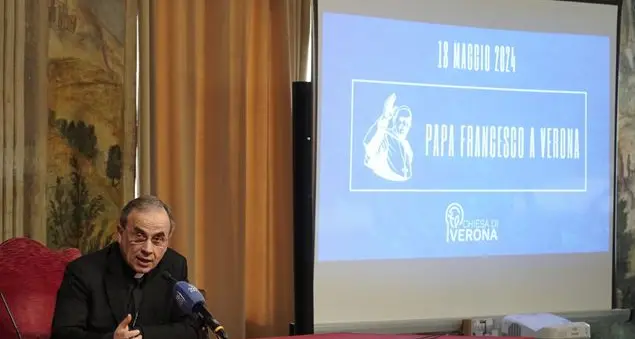 L'arcivescovo di Verona: «Vi spiego il senso dell'incontro per la pace all'Arena col Papa»