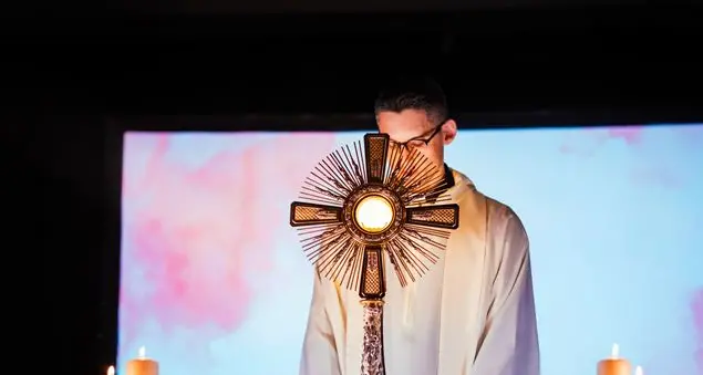 Don Alberto Ravagnani: «Noi, pellegrini in un mondo di turisti»