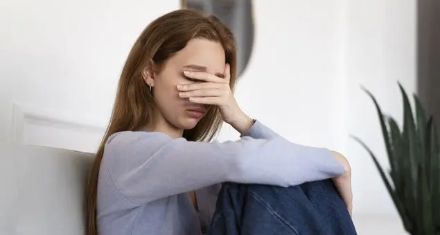 «Mia figlia di 18 anni ha iniziato a soffrire d’ansia: come posso aiutarla?»