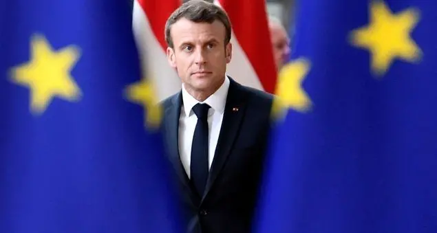 Macron alle prese con la Francia senza Governo