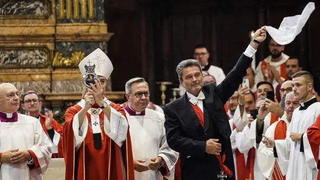 Il miracolo di San Gennaro nel racconto di Vittorio Messori: «Più la scienza indaga più il mistero cresce»