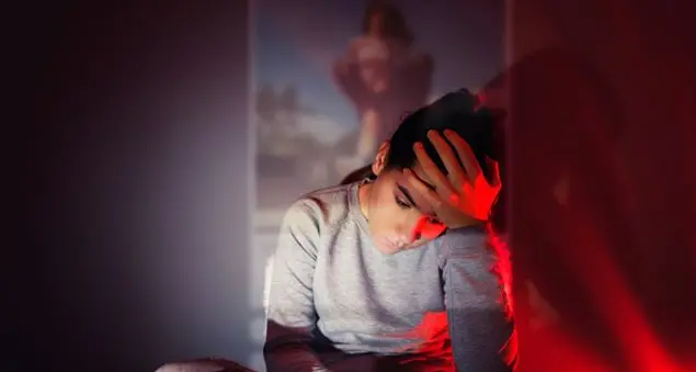 La vita dei nostri ragazzi sospesa tra realtà e social