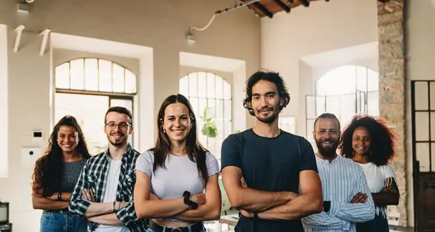 Gen z e millennials: per più di 1 su 2 sposarsi e avere figli non ѐ una priorità