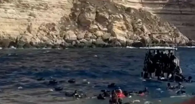 Se sono i turisti di Lampedusa a soccorrere i migranti in mare