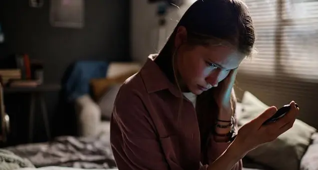 Reati sui minori in Italia: quasi 7.000 nel 2023, 19 al giorno. Boom di maltrattamenti in famiglia