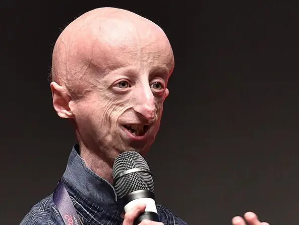 Sammy Basso e i suoi genitori italiani dell’anno di Famiglia Cristiana del 2024