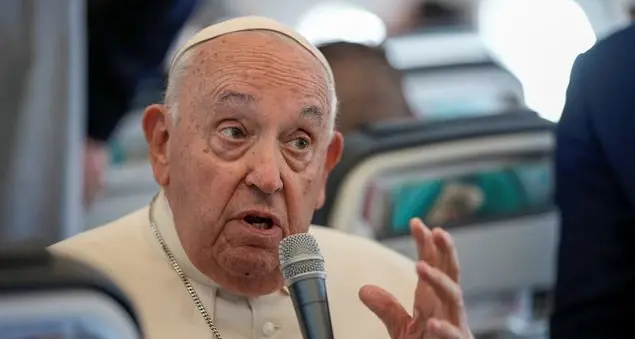 Il Papa: «I medici abortisti sono dei sicari. L'attacco contro di me sulle donne era preparato»