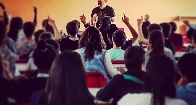 Galiano: «Da dieci anni faccio incontri nelle scuole e a tutti chiedo: \"alzi la mano chi ha un sogno\"»