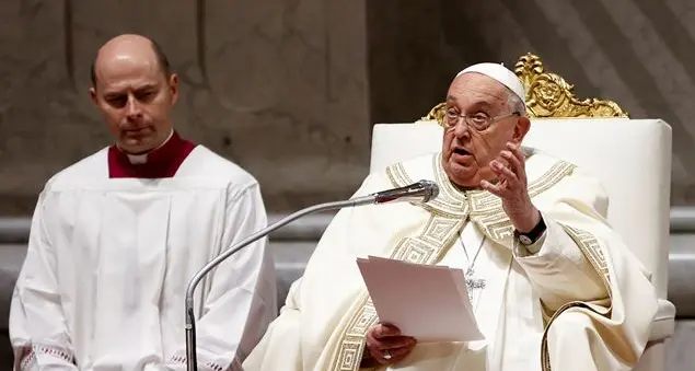 Il Papa ai religiosi: «La castità sia segno del dono e non finisca in scelte ambigue o doppie vite»