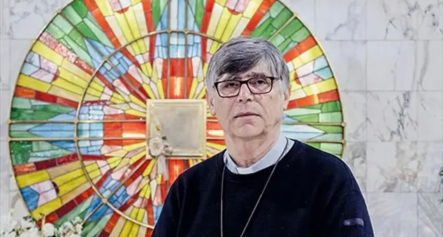 Don Maurizio Patriciello: \"Facciamo presto, salviamo i ragazzi dai clan\"