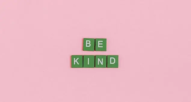 «Bambini di oggi: sporcaccioni, irrispettosi e sboccati. Maleducati loro e i genitori!»