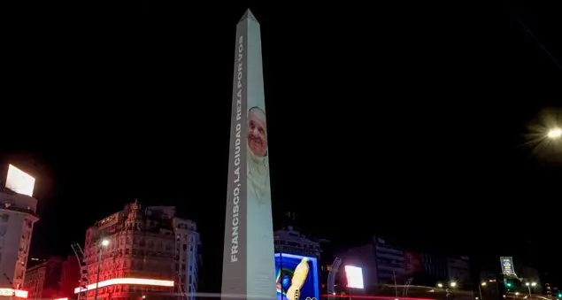 «A Buenos Aires, tutti, soprattutto i \"suoi\" poveri, pregano per papa Francesco»