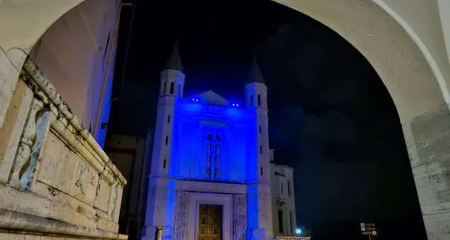 “Tutti unici, tutti diversi\": la basilica di Cascia si tinge di blu per accendere l'attenzione sull'autismo e sul dopo di noi
