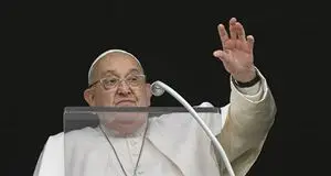 «Francesco e l'omaggio della politica: un Papa tirato per la giacchetta...»