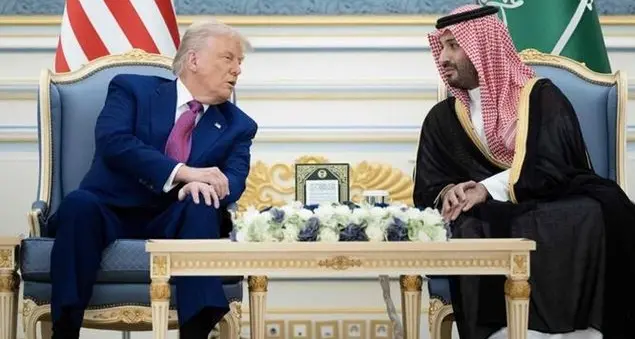 Trump nel Golfo: amicizia, affari d'oro e una carezza alla Siria