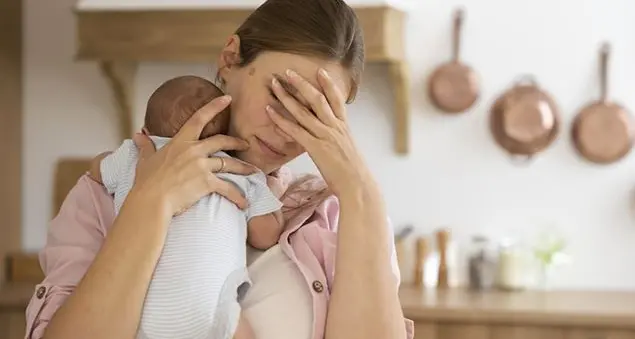 «\"Sarò una mamma perfetta e non farò errori\" mi dicevo prima dei figli... Tutta teoria, sono in difficoltà»