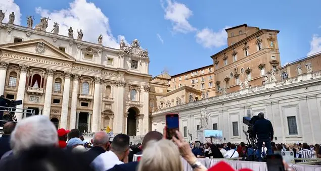 🔴 LIVE | Conclave, Seconda fumata nera, si attende fumata delle 19:00