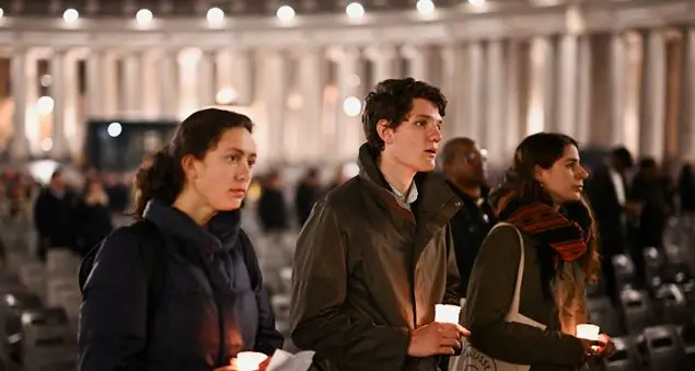 Lieve miglioramento per il Papa, maratona di preghiera da Roma a Buenos Aires