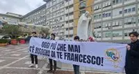 Anche associazioni e scuole pregano per Francesco