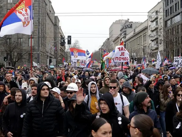 Una voce da Belgrado: \"Gli studenti in piazza sono il futuro dell'Europa. Ascoltiamoli\"