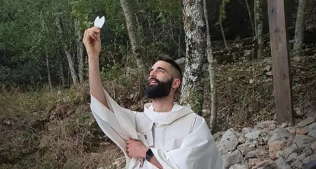 La tragedia di don Matteo Balzano: «Il disagio dei giovani non è estraneo ai preti»