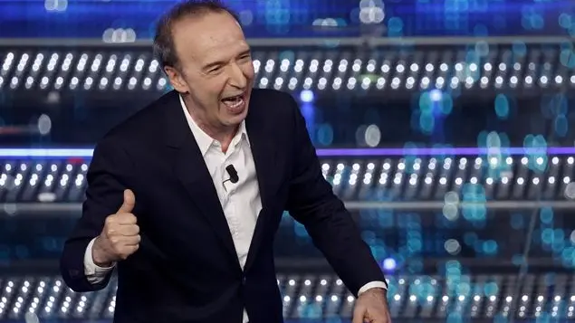 Tutta la vita e la carriera di Roberto Benigni, giullare colto e irriverente