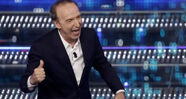 Tutta la vita e la carriera di Roberto Benigni, giullare colto e irriverente