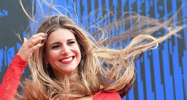 Nicoletta Romanoff: «Dio non ci molla mai, anche quando ci perdiamo»