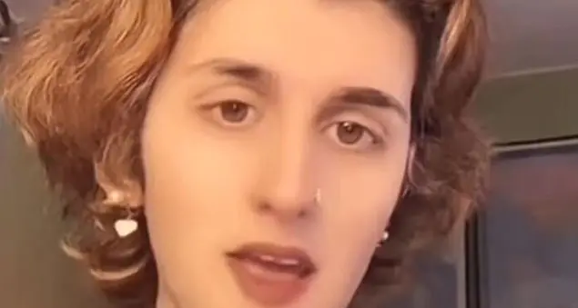 Dallo specchio allo schermo, l'epilogo del giovane Davide