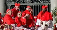 Perché i cardinali vestono di rosso? Storia e simbologia di un colore impegnativo