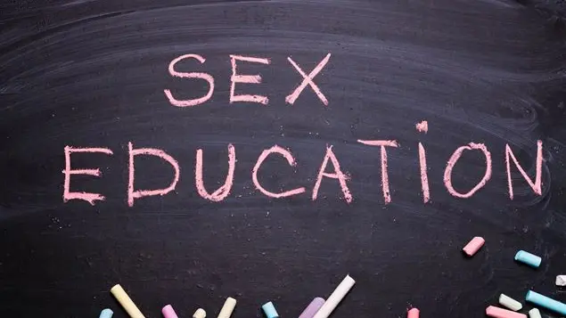 L’educazione affettivo-sessuale a scuola è davvero la soluzione?