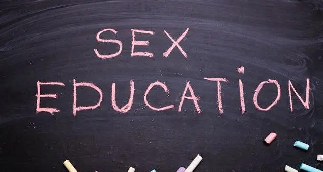 L’educazione affettivo-sessuale a scuola è davvero la soluzione?