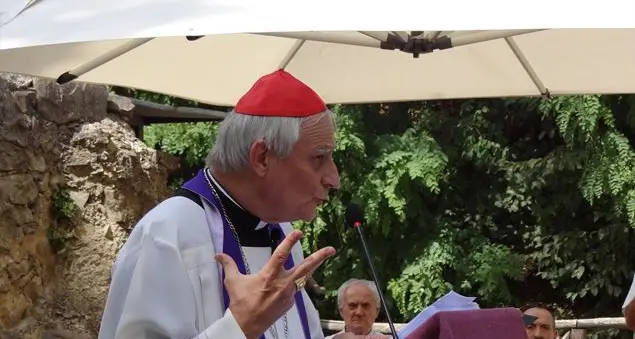 Zuppi legge i nomi dei 12.227 bambini morti a Gaza: «Abbiamo fatto tutto quello che potevamo per la pace?»