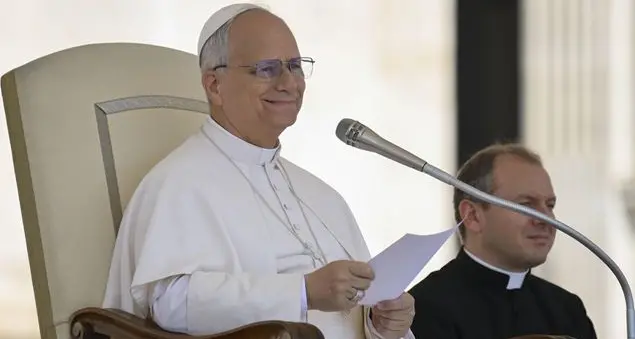 Mandateci i vostri messaggi di auguri, li porteremo al Papa