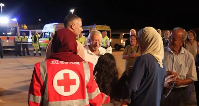 Trentuno bambini di Gaza arrivati in Italia con le loro famiglie per essere curati