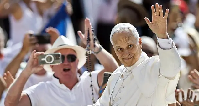 Il Papa: «L’amore vero si dà prima ancora che venga ricambiato». E ricorda Hiroshima