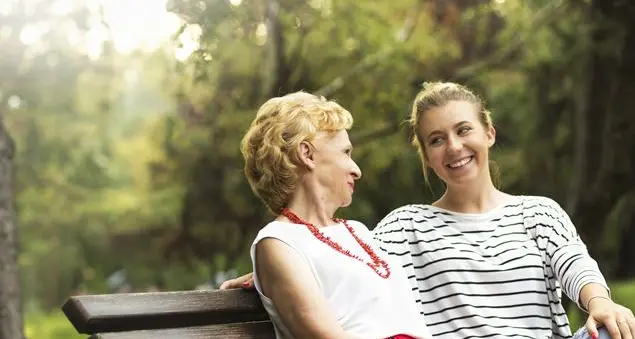 Una panchina per dire a chi ha svanito la memoria: \"Sei ancora una persona\"