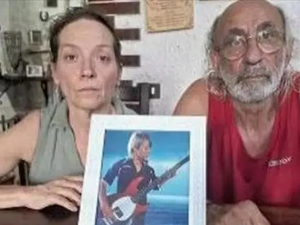 Paolo Mendico, vittima di bullismo, e il funerale dove non c'era nessuno