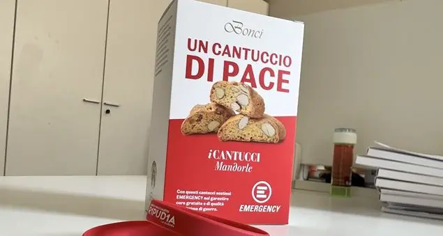 I Cantucci di pace nelle piazze italiane a sostegno di Emergency a Gaza