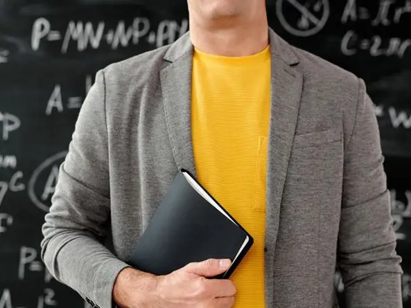 «Ho dovuto pagare l'accesso agli atti per vedere gli elaborati dell’esame di mio figlio: la scuola lo vietava»