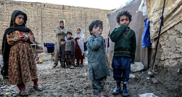 Unicef: 300 milioni di bambini nel mondo sopravvivono con meno di 2,15 dollari al giorno