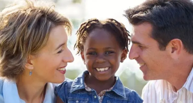 L'adozione solo se c'è l'impegno del matrimonio