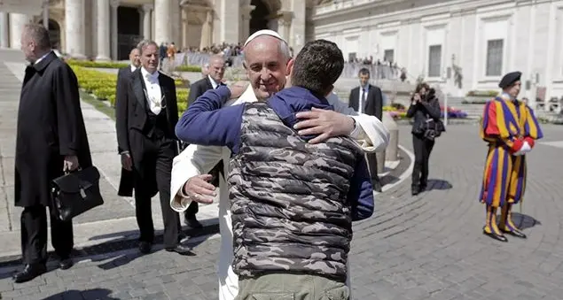 La misericordia abbraccia tutti