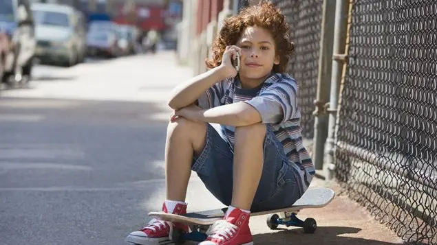 Pellai: «Non lasciamo i nostri figli soli con lo smartphone»