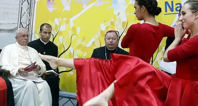 \"Siete la prima generazione dopo la guerra. Costruite\"